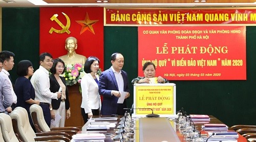 Ủng hộ Quỹ "Vì biển, đảo Việt Nam"